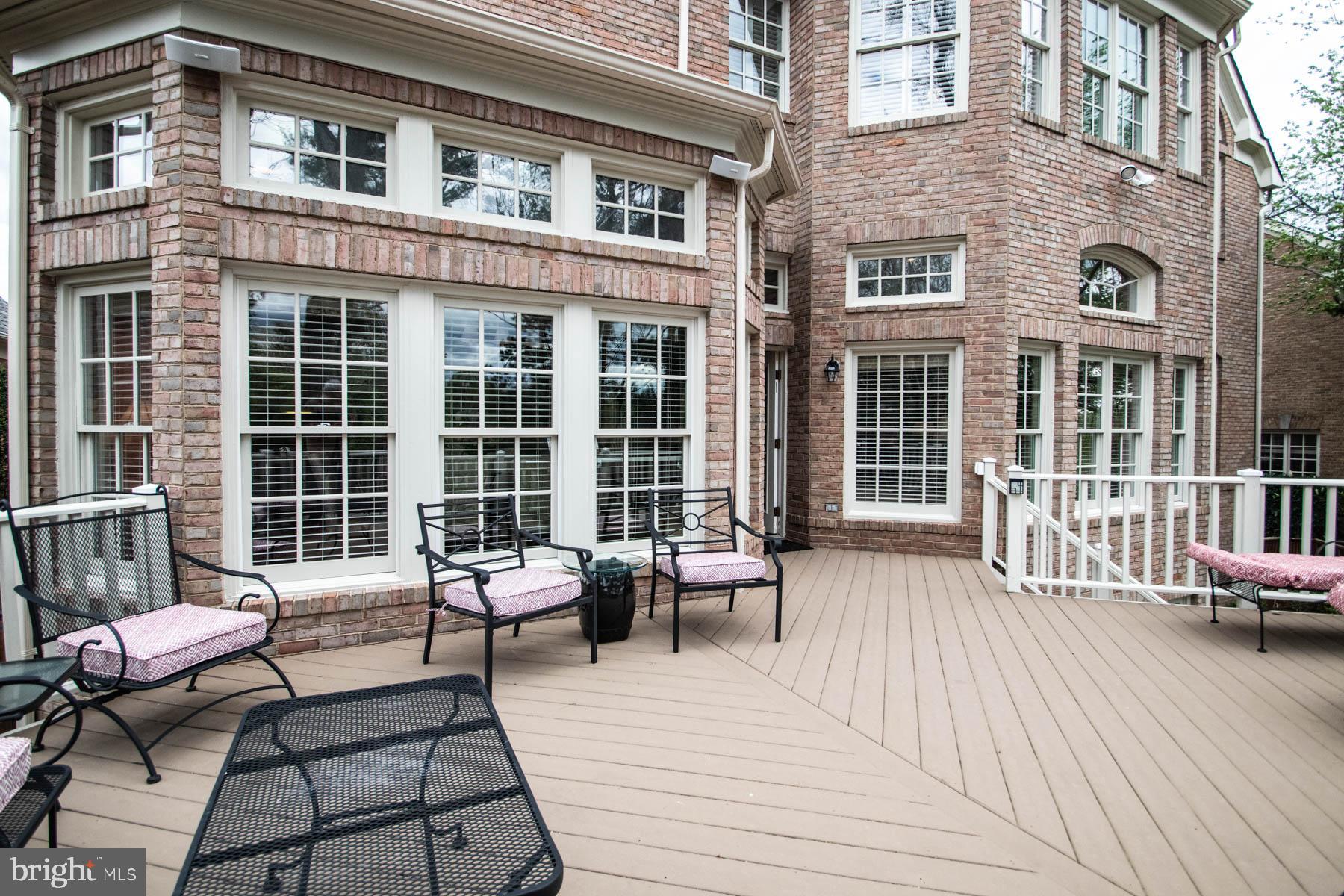 614 Kings Cloister Cir