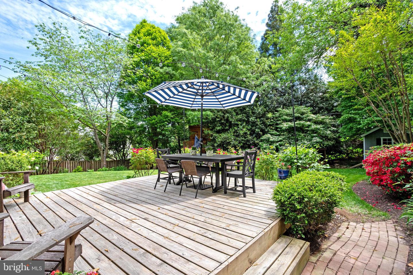420 ARGYLE DR