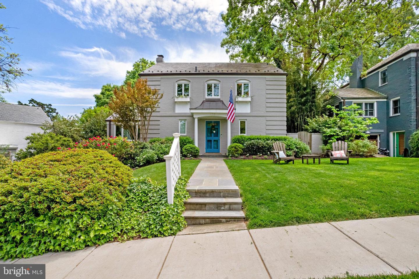 420 ARGYLE DR
