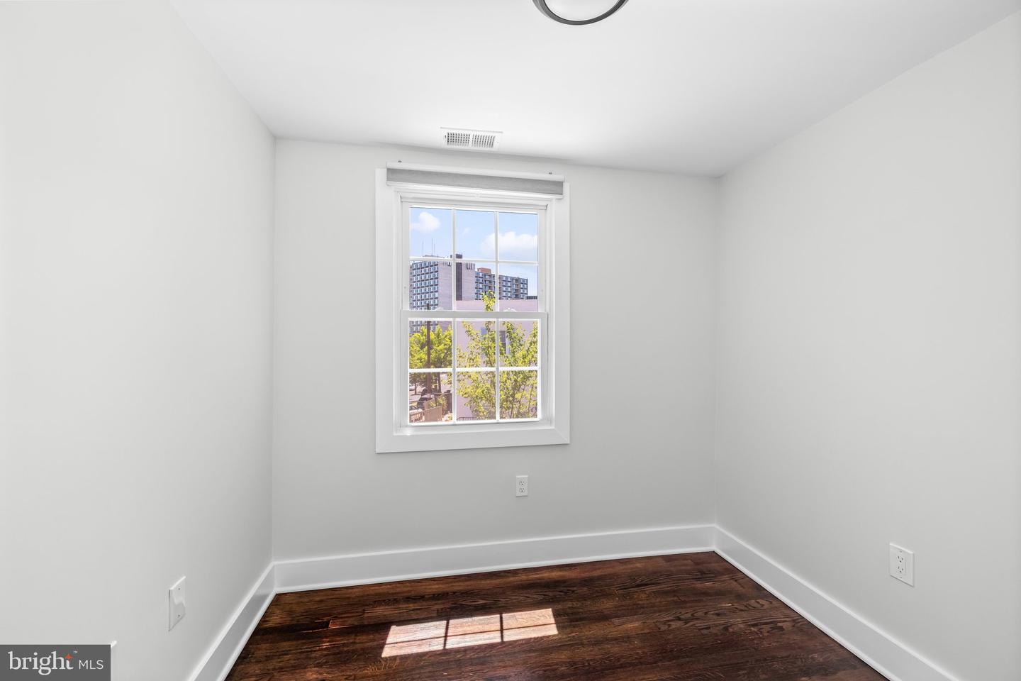 3111 Mosby St