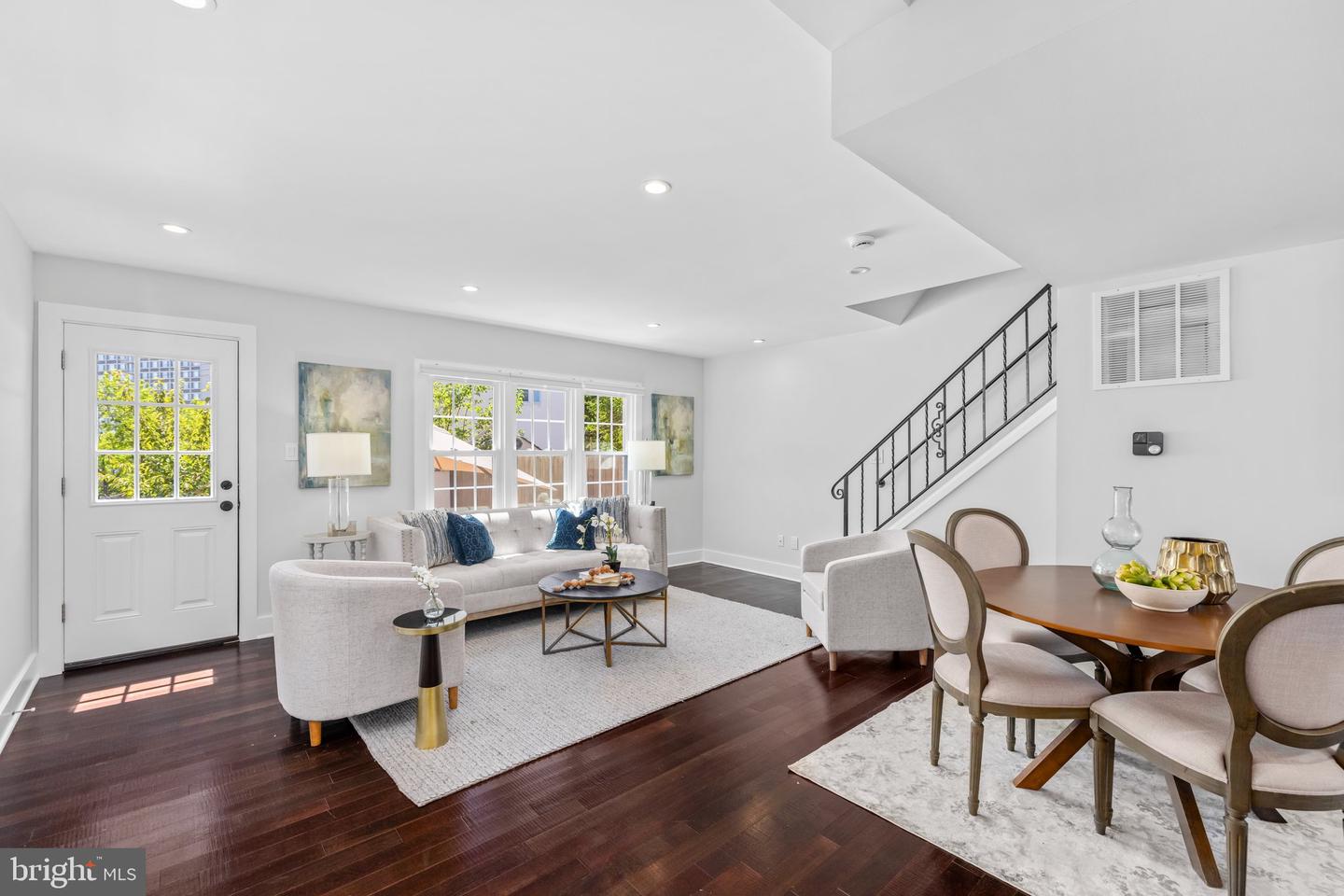 3111 Mosby St