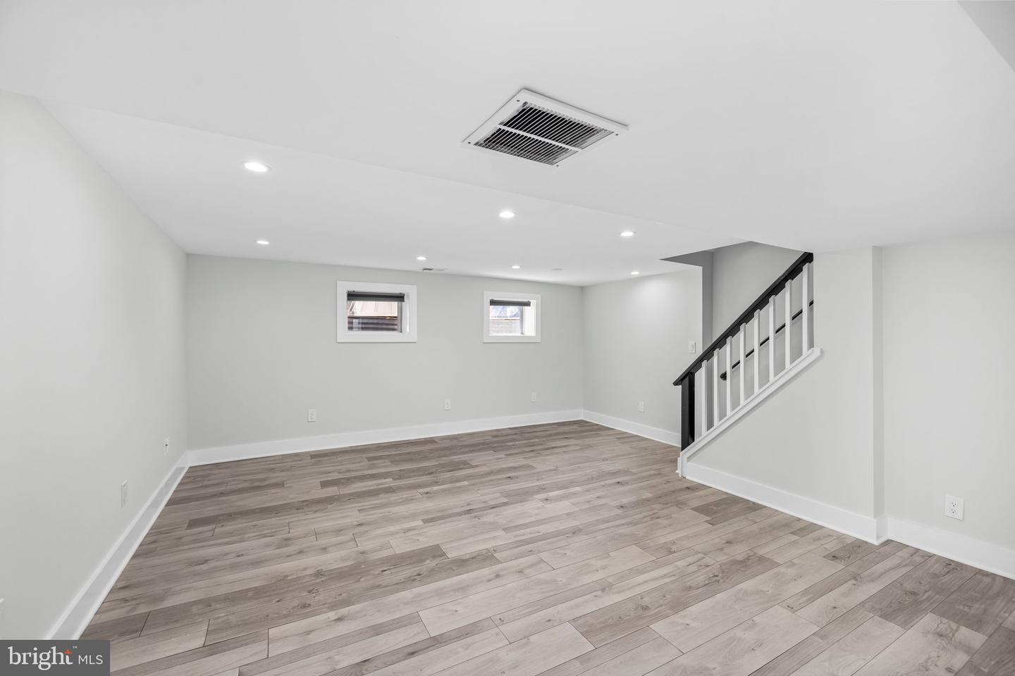 3111 Mosby St