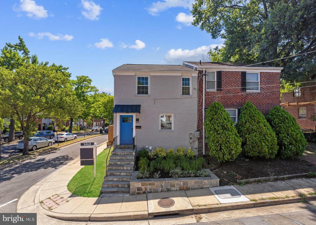 3111 Mosby St