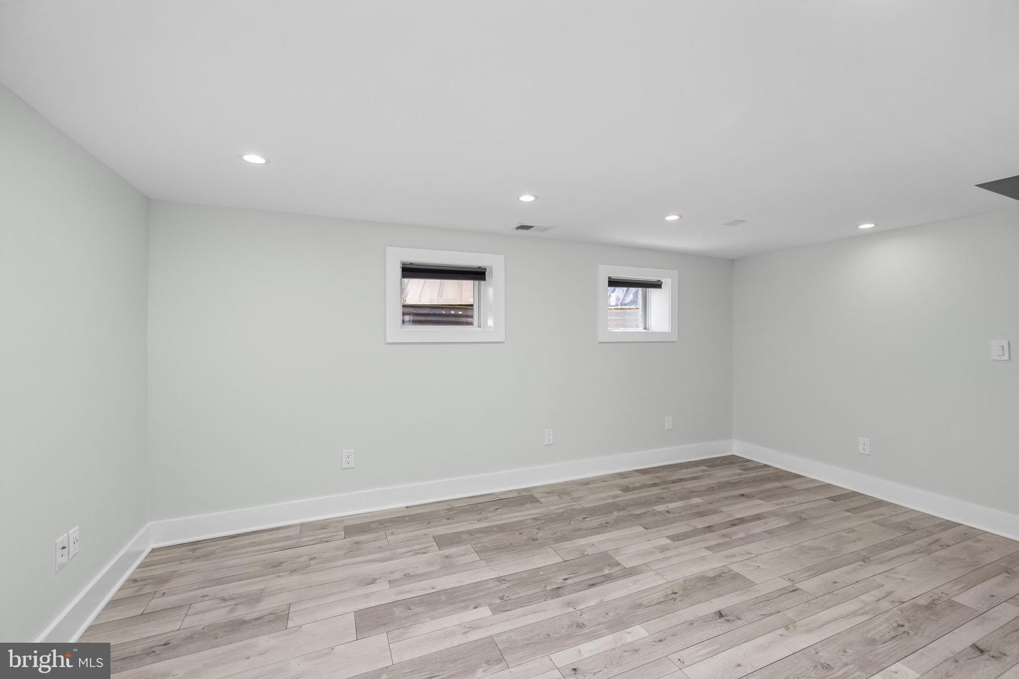 3111 Mosby St