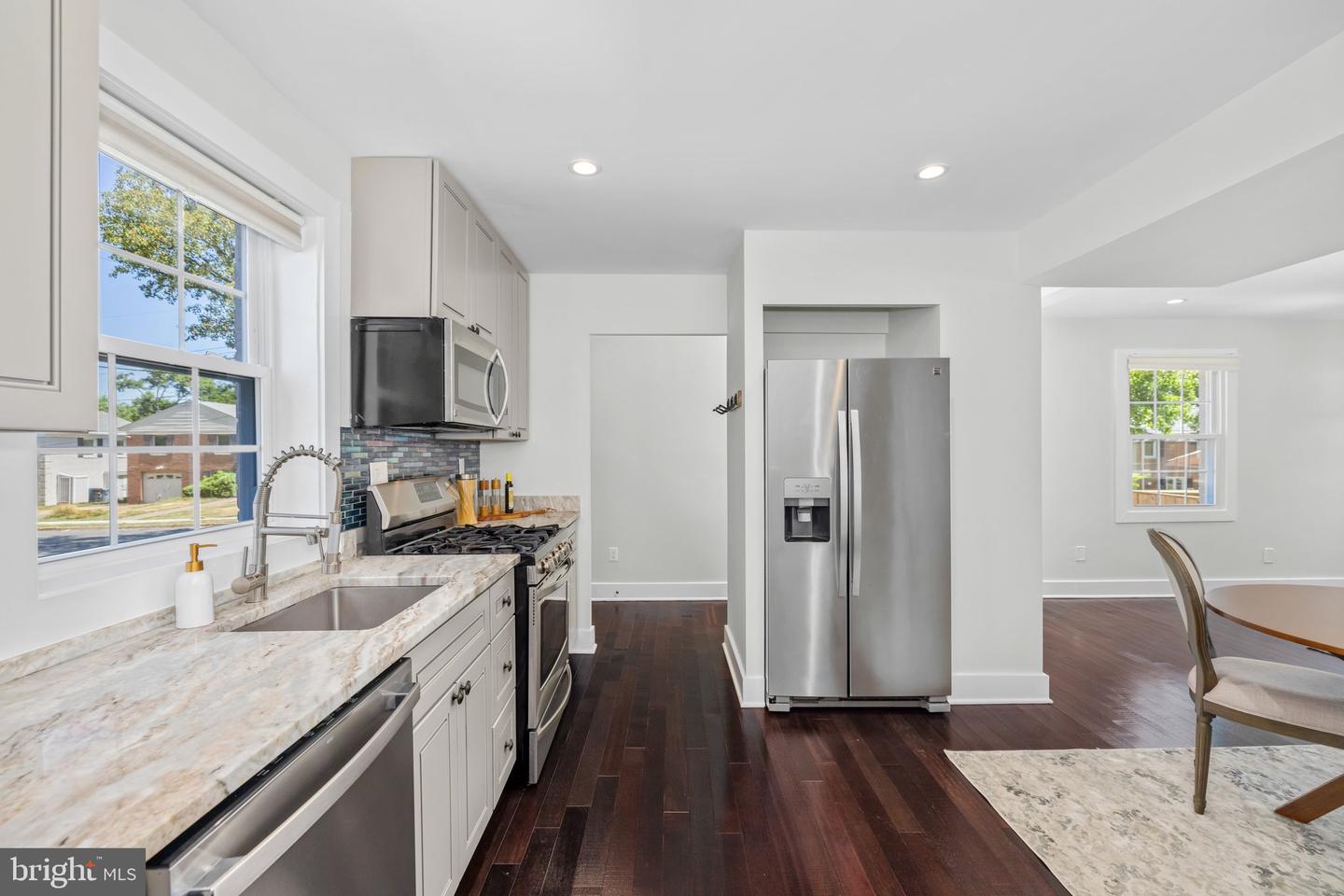 3111 Mosby St