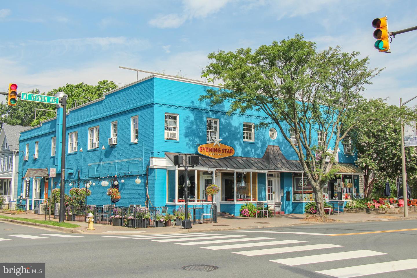 202 Laverne Ave