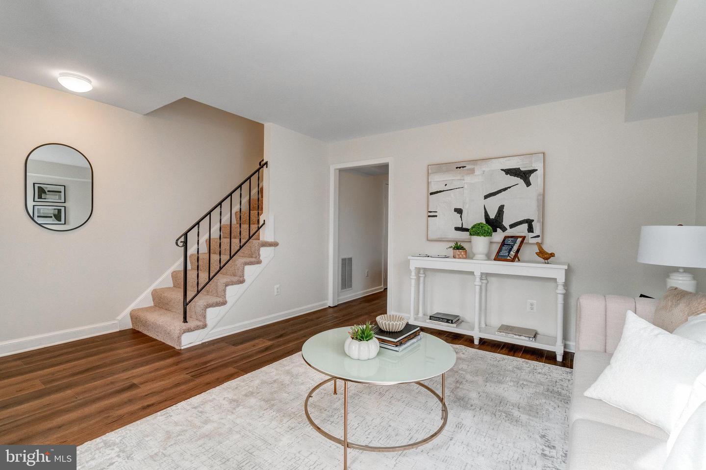 202 Laverne Ave