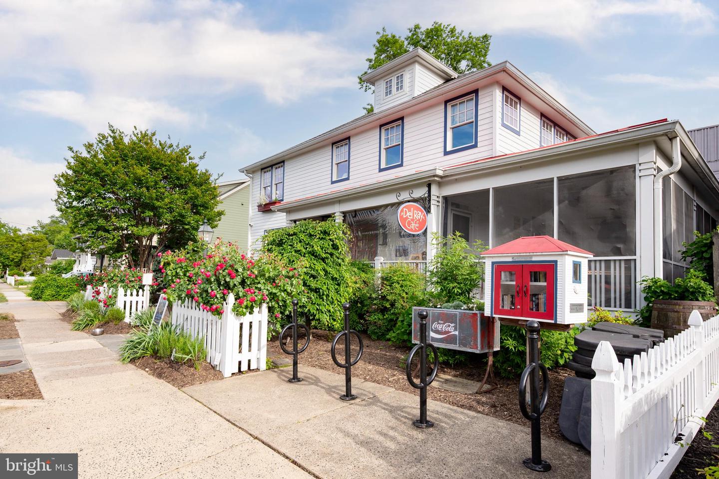 202 Laverne Ave