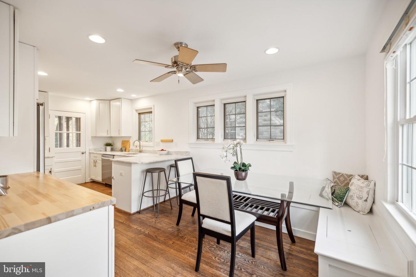 2410 Davis Ave