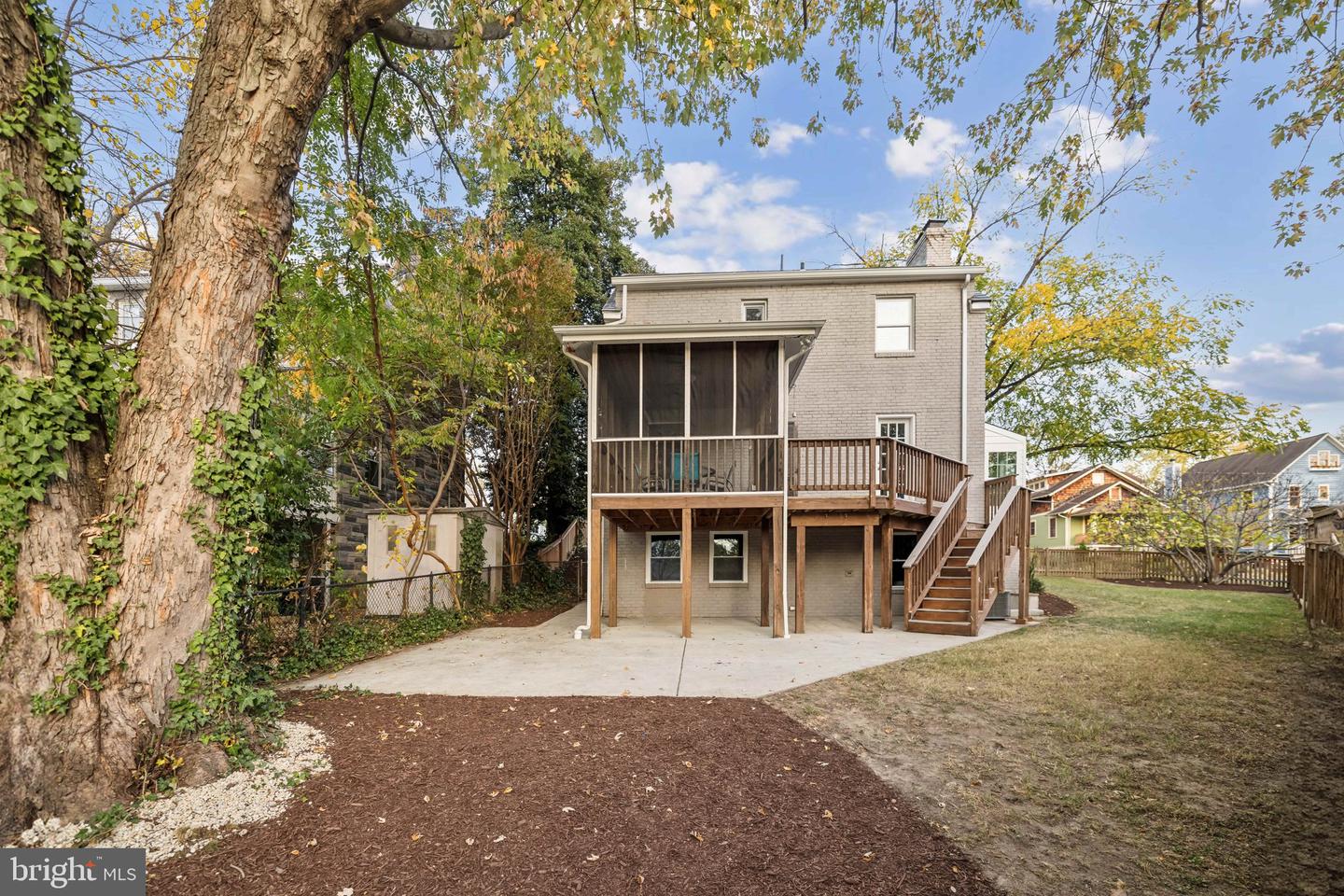 2410 Davis Ave