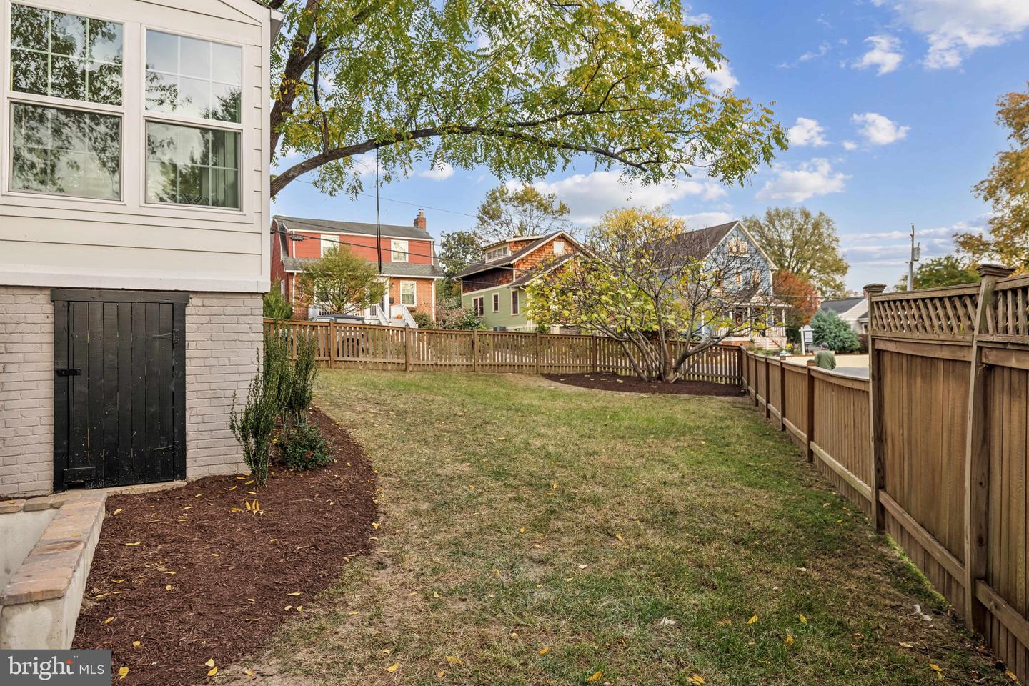 2410 Davis Ave