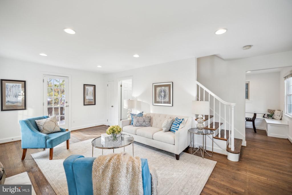 2410 Davis Ave