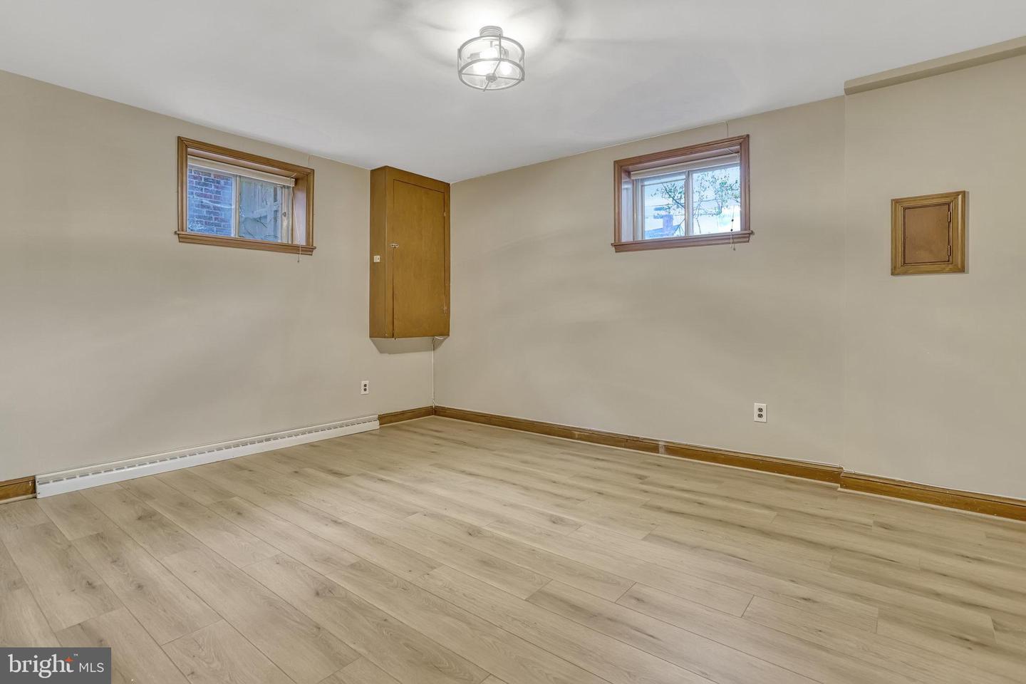 826 W Braddock Rd