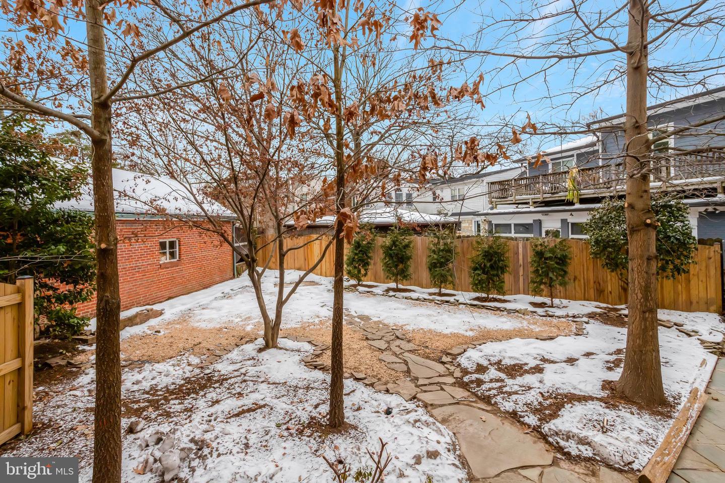 826 W Braddock Rd
