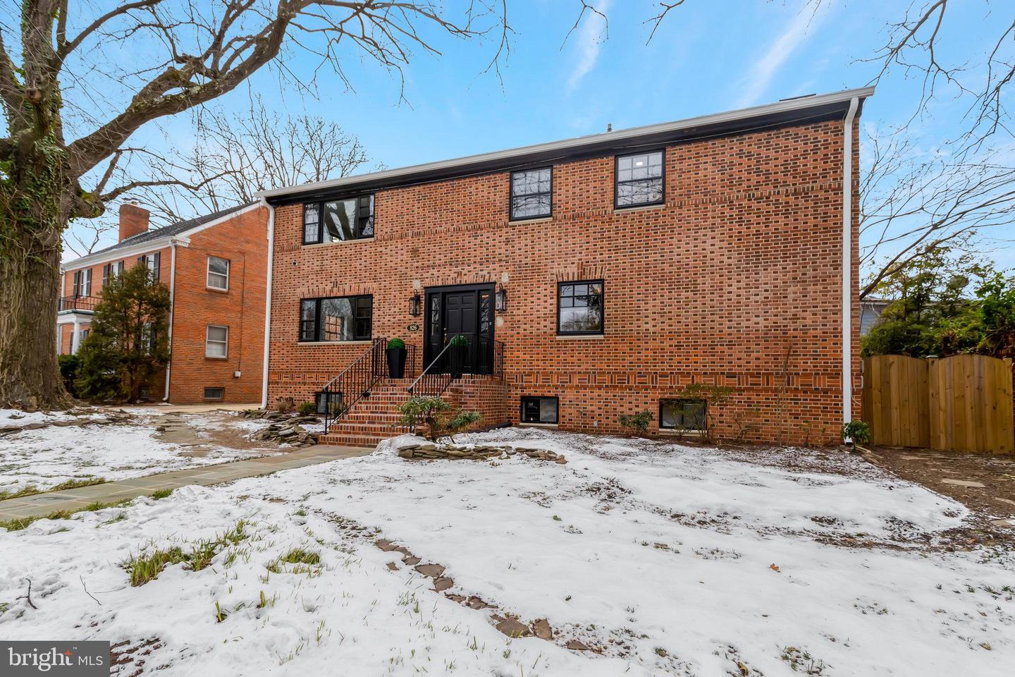 826 W Braddock Rd
