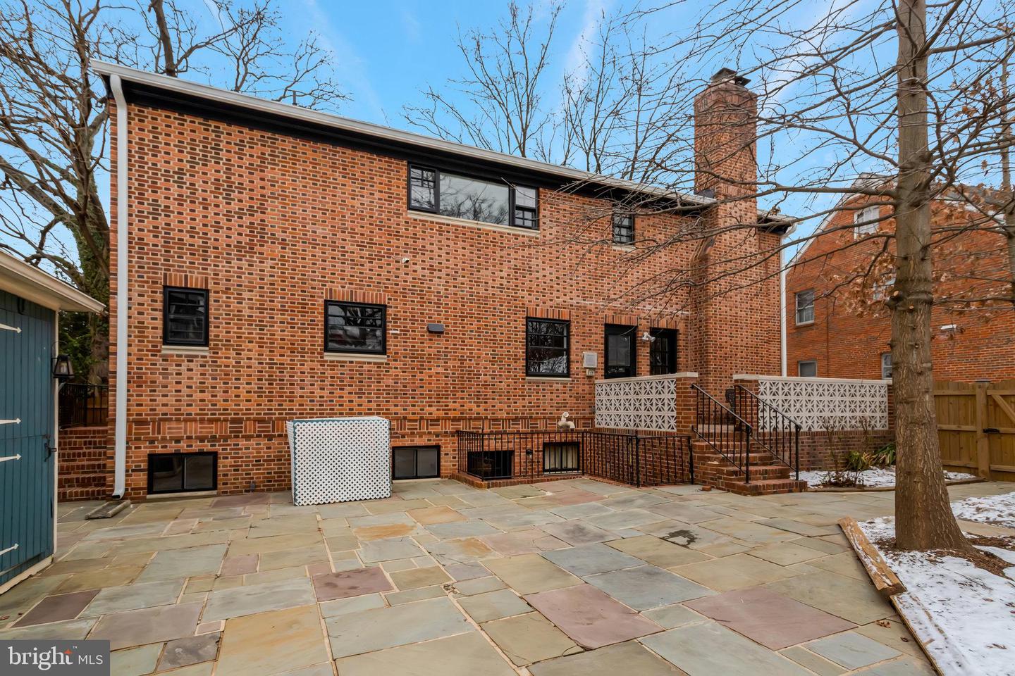 826 W Braddock Rd