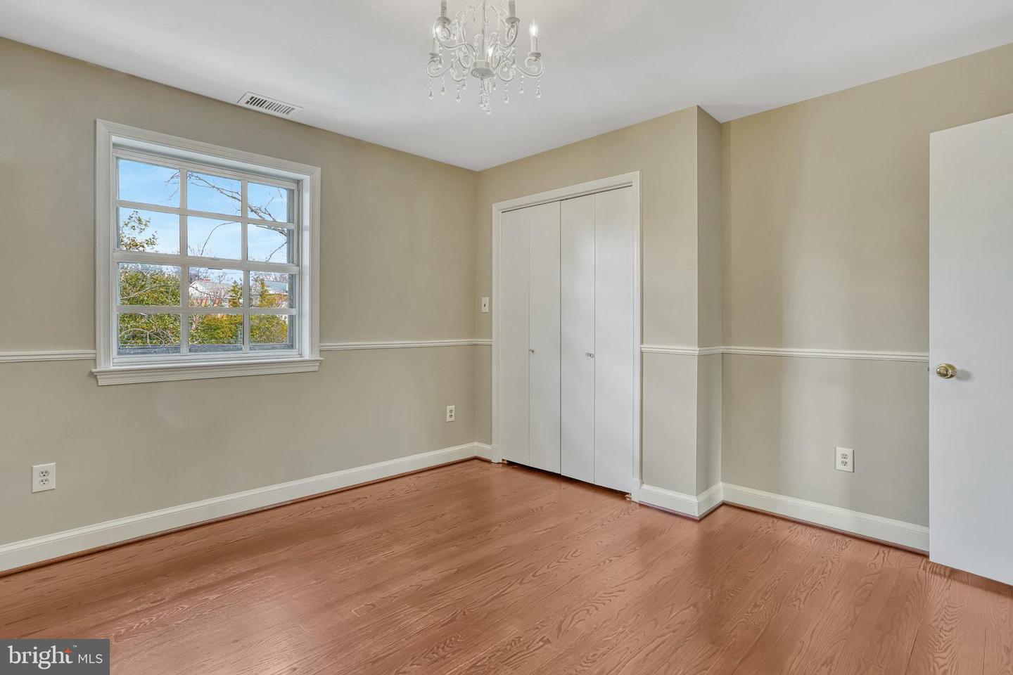 826 W Braddock Rd