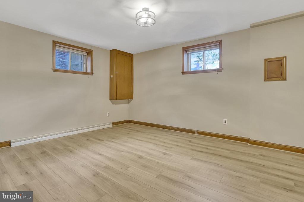 826 W Braddock Rd