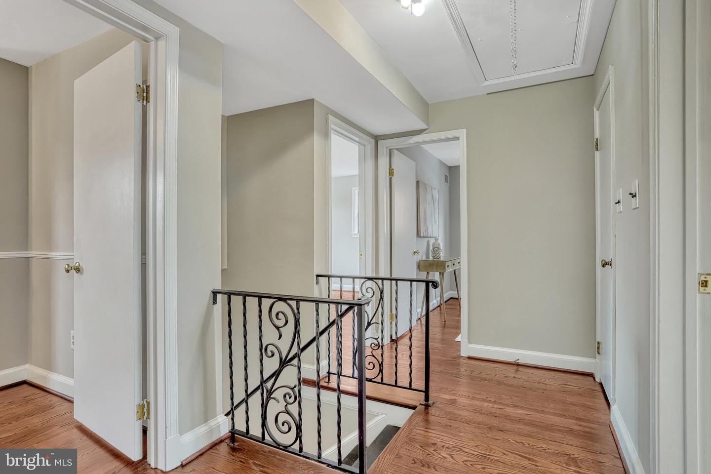 826 W Braddock Rd