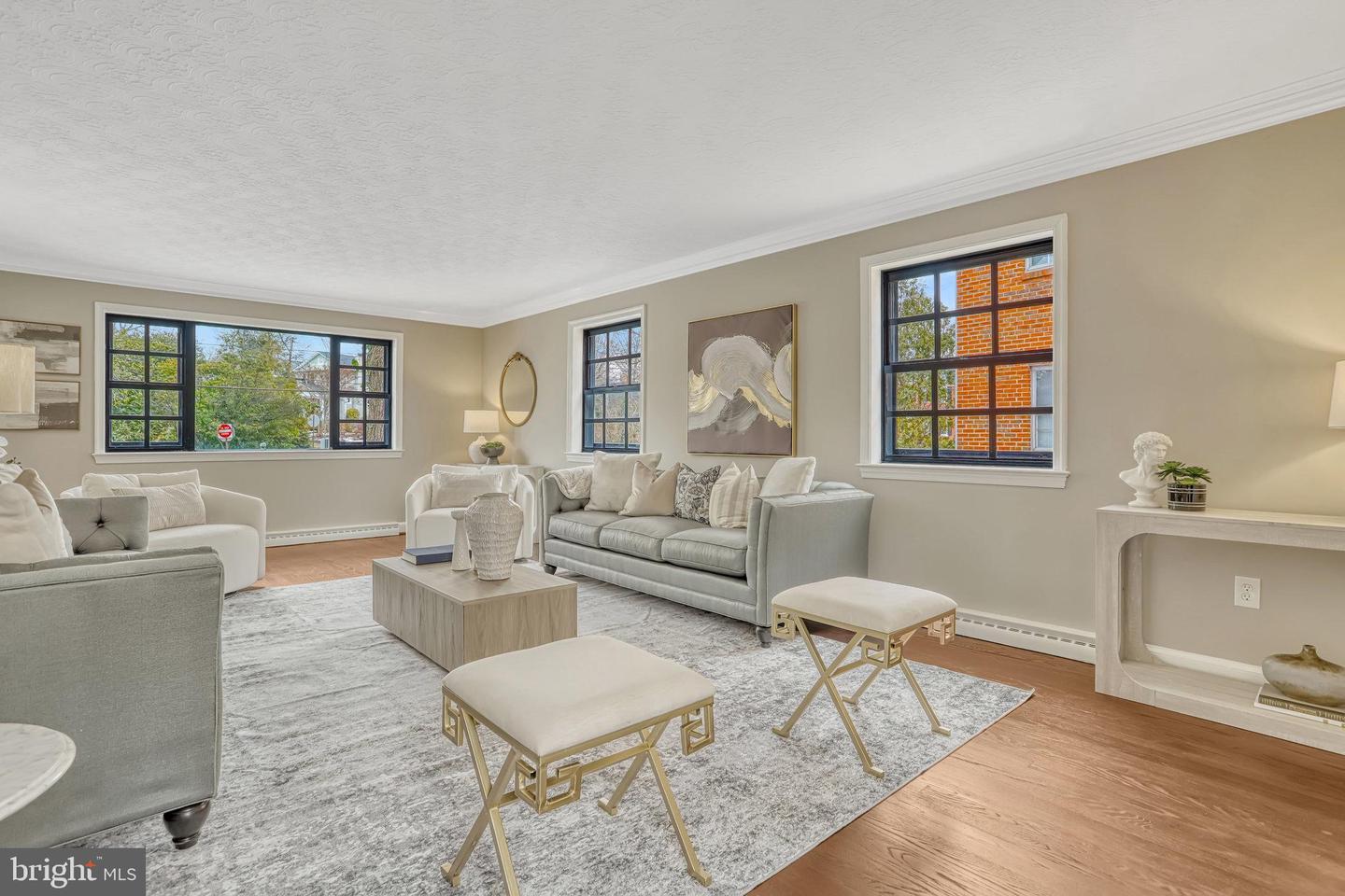 826 W Braddock Rd
