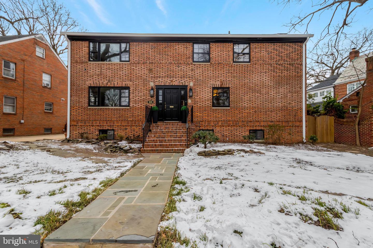 826 W Braddock Rd