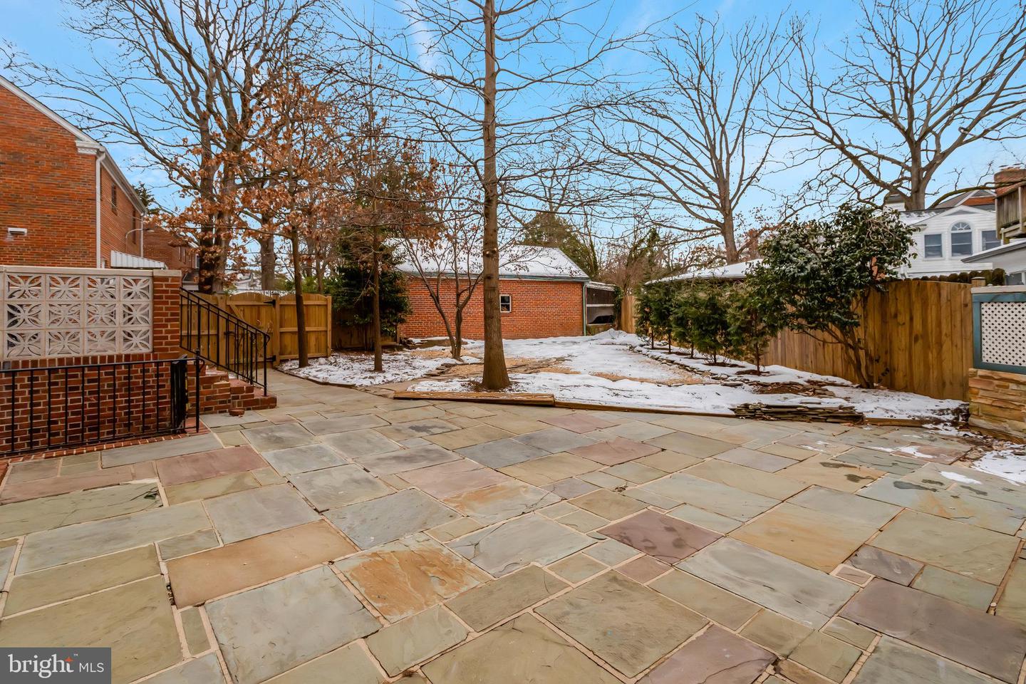 826 W Braddock Rd