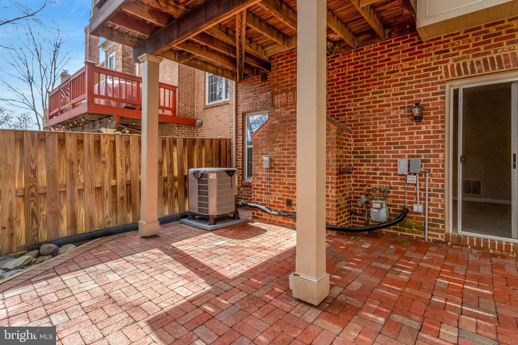 51 Arell Ct
