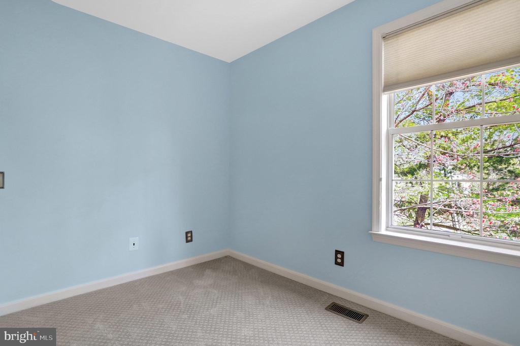 51 Arell Ct