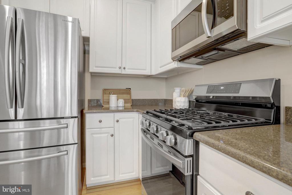 51 Arell Ct