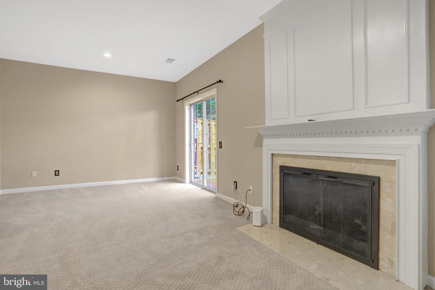 51 Arell Ct