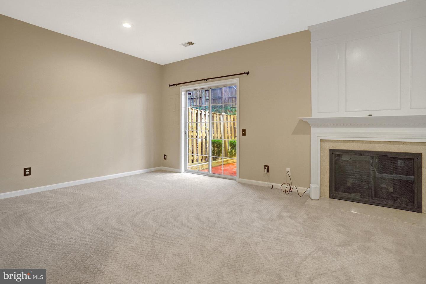 51 Arell Ct