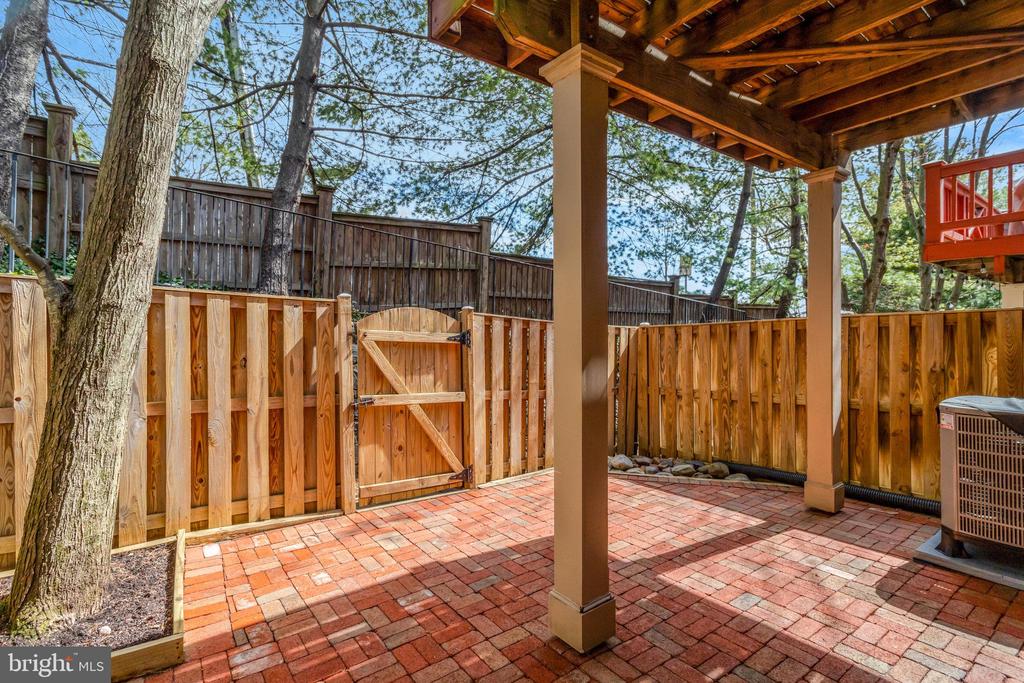 51 Arell Ct