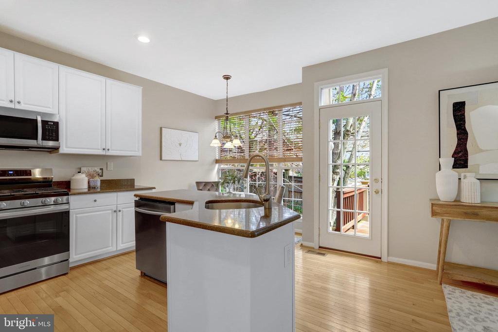 51 Arell Ct