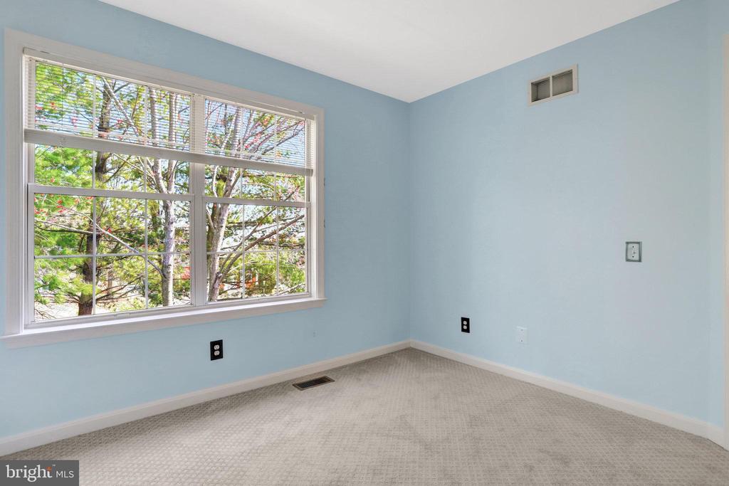 51 Arell Ct