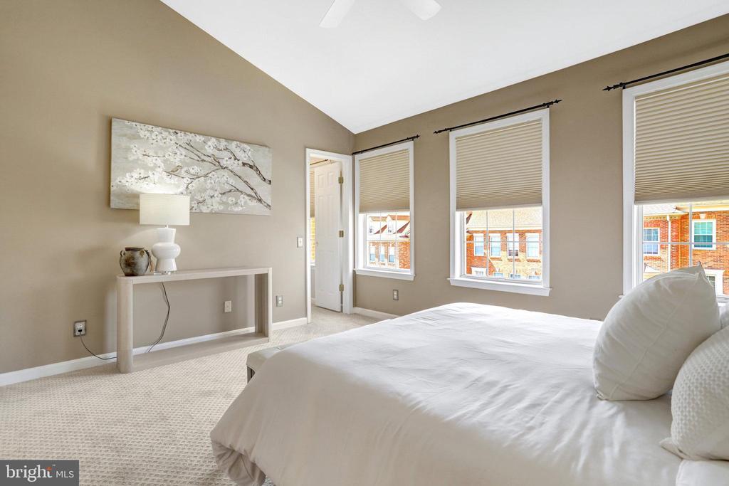 51 Arell Ct