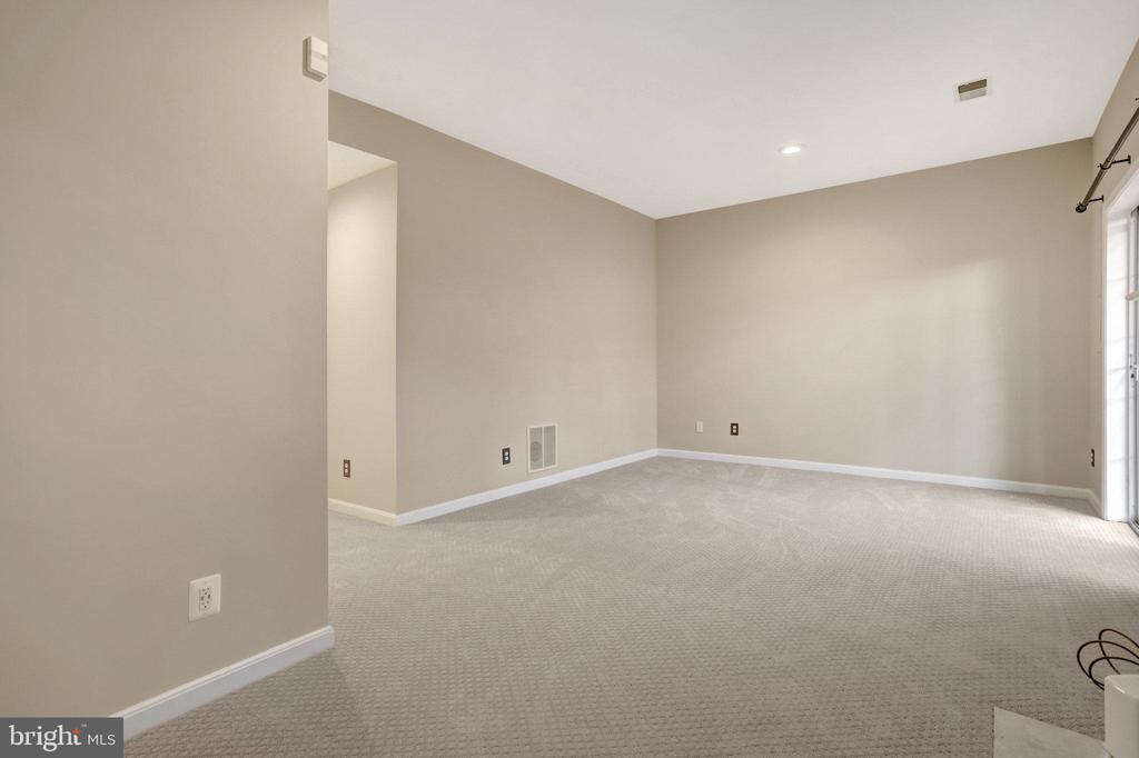 51 Arell Ct