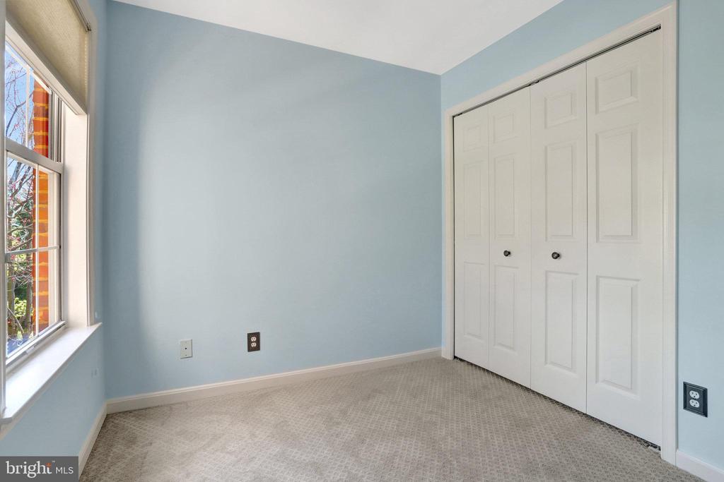 51 Arell Ct