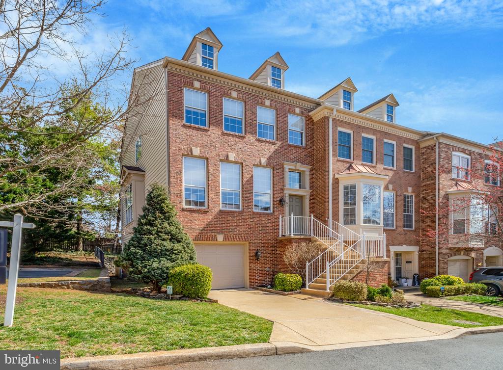 51 Arell Ct