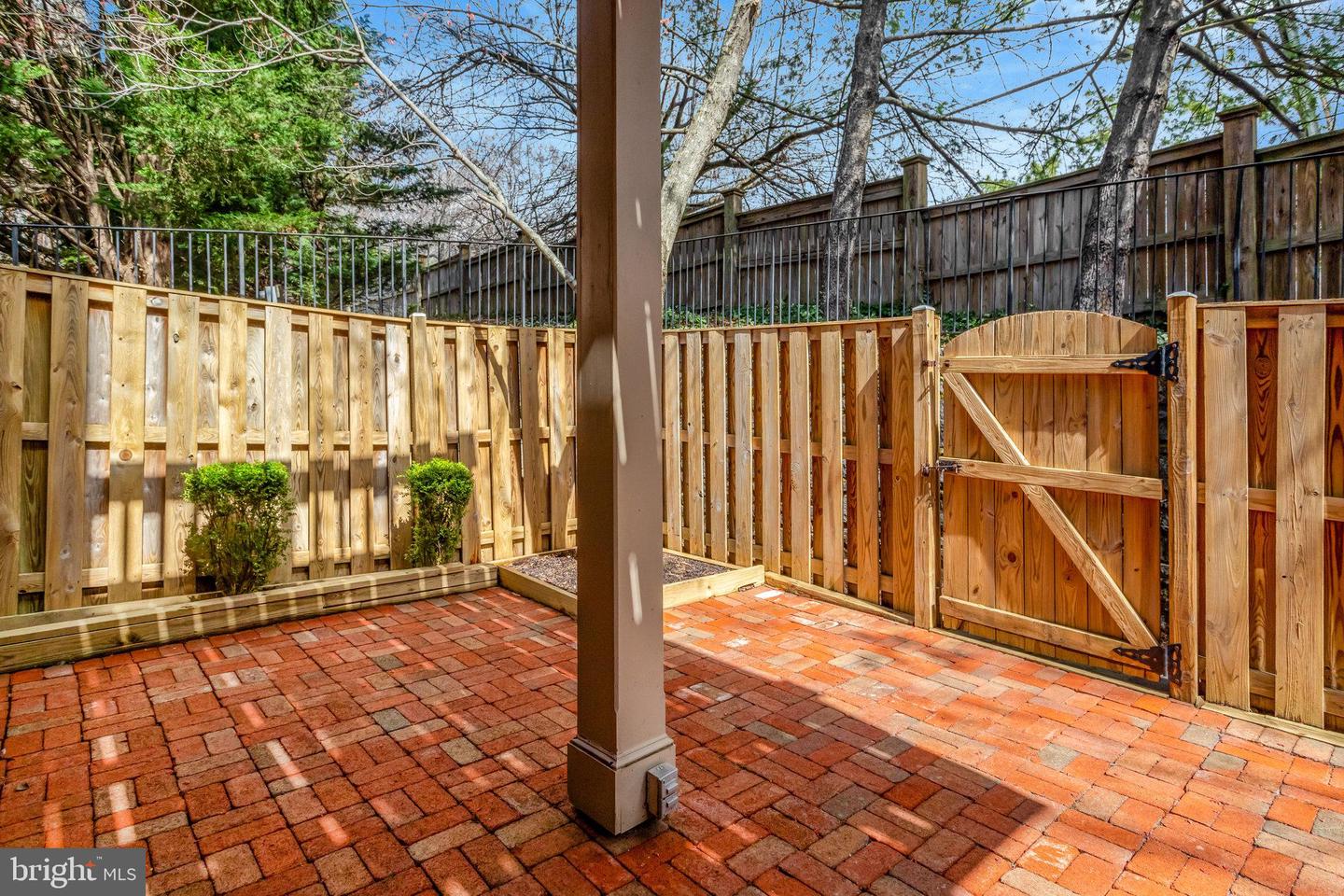 51 Arell Ct