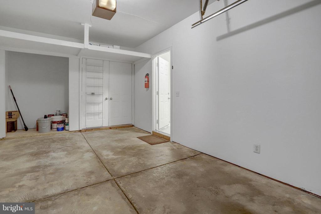 51 Arell Ct