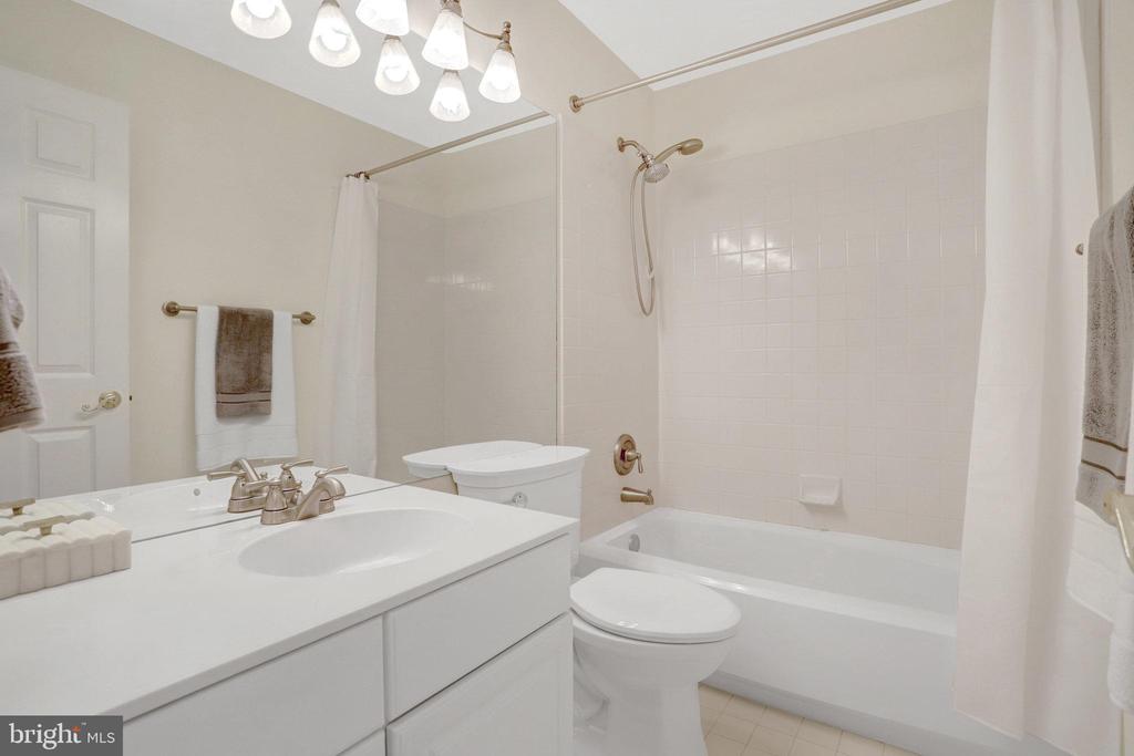 51 Arell Ct