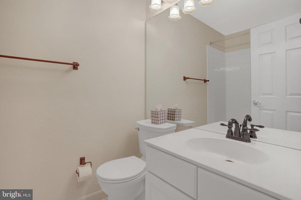 51 Arell Ct