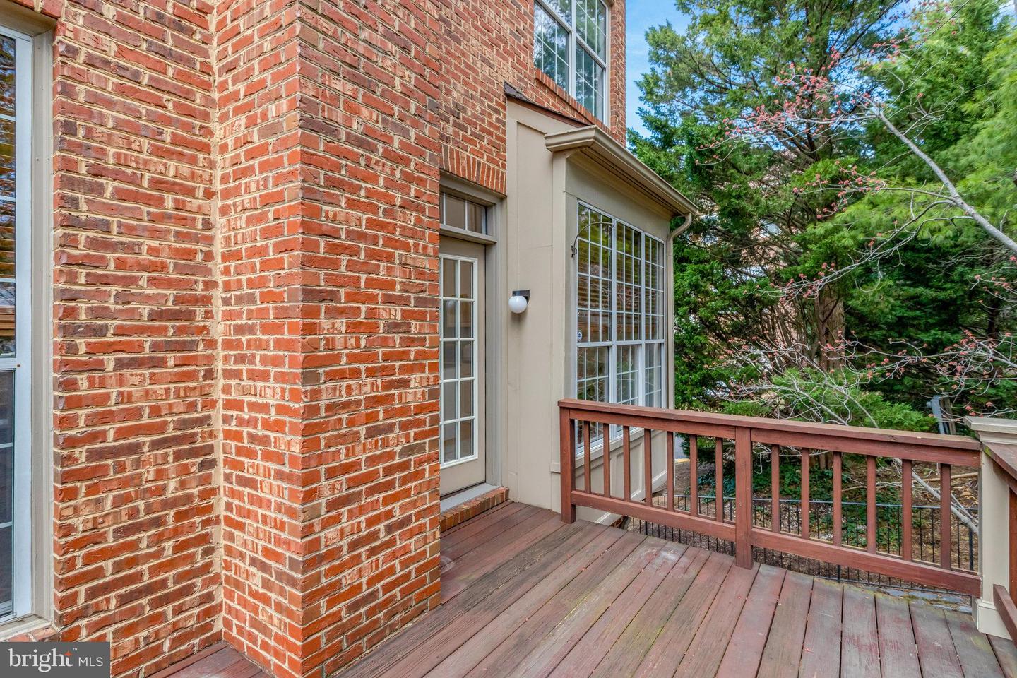 51 Arell Ct