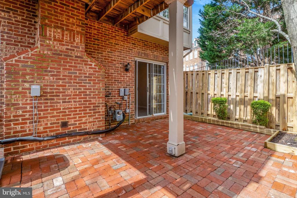 51 Arell Ct