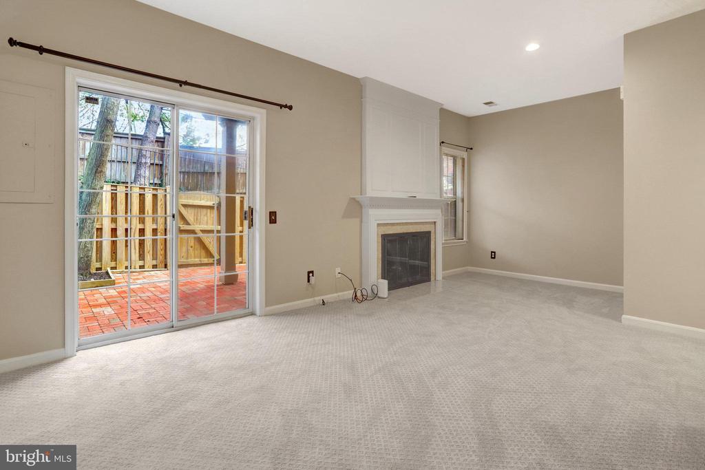 51 Arell Ct
