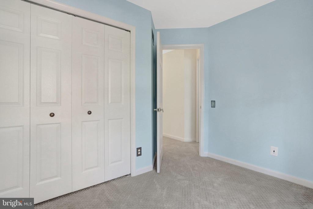 51 Arell Ct