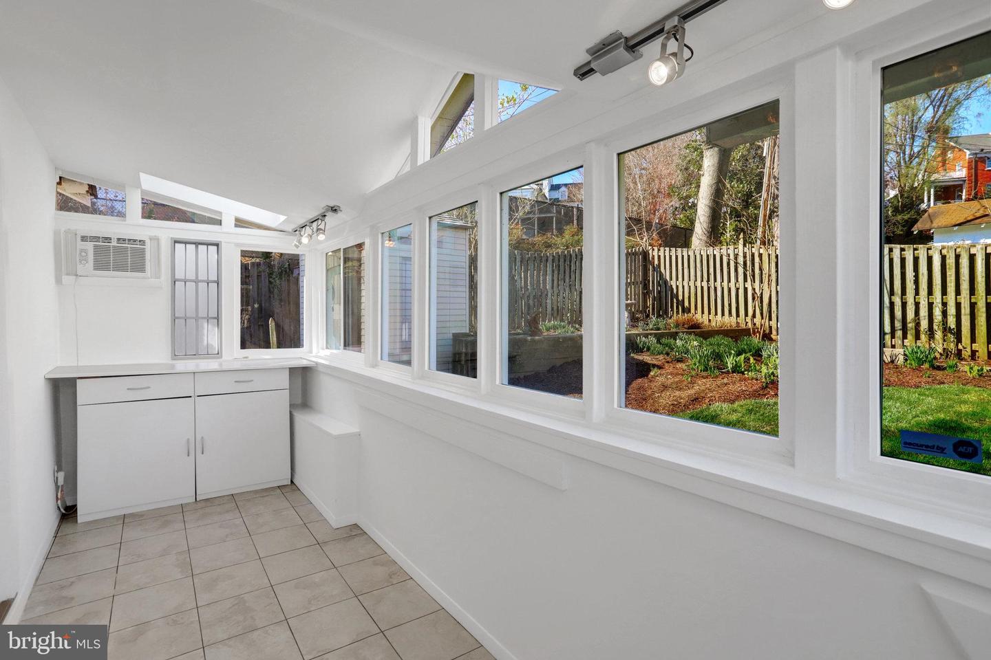 306 Rucker Pl