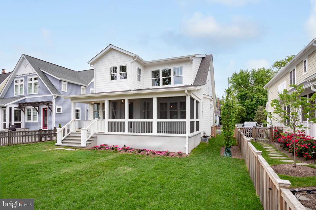 315 E Howell Ave