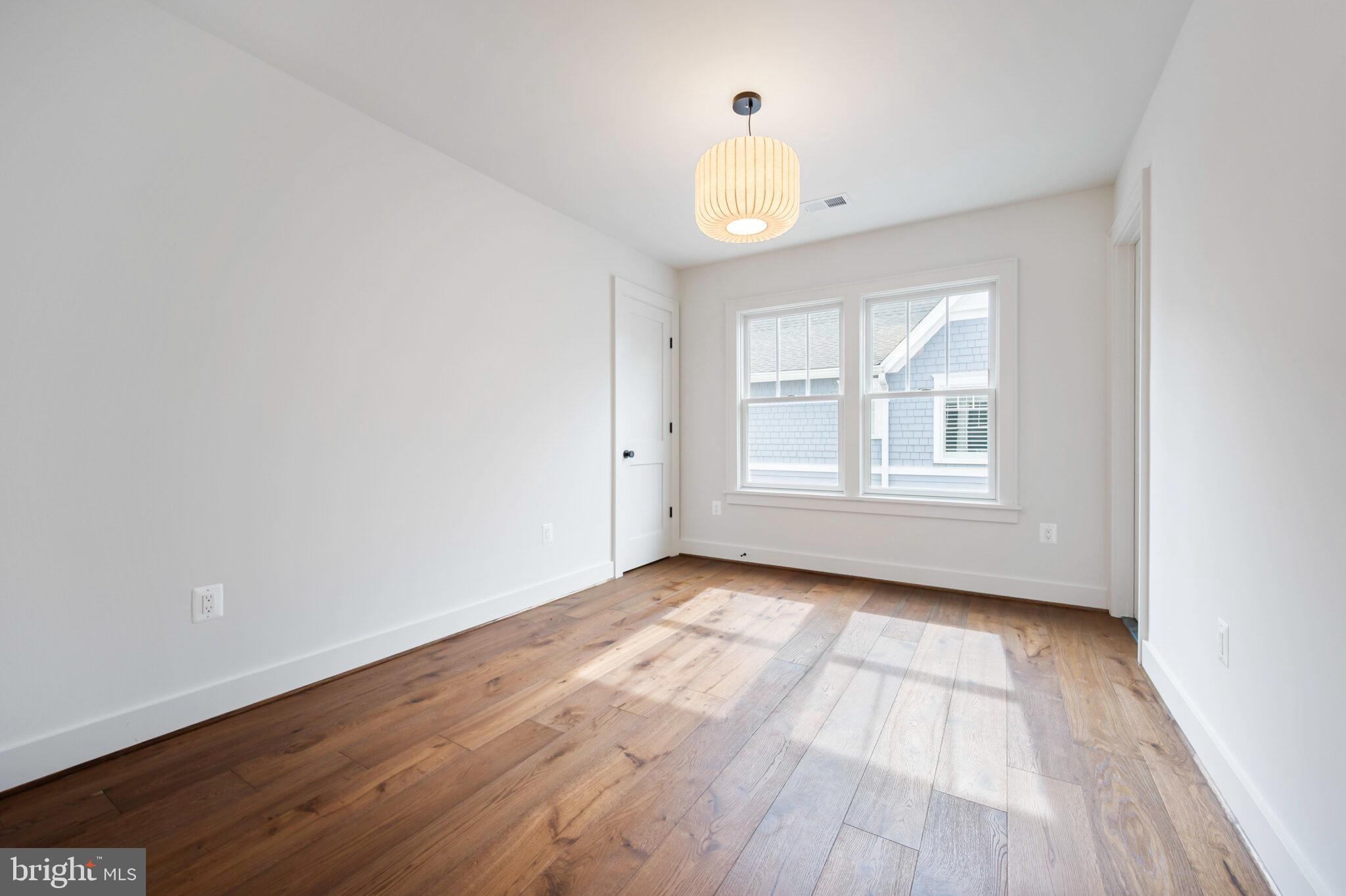315 E Howell Ave
