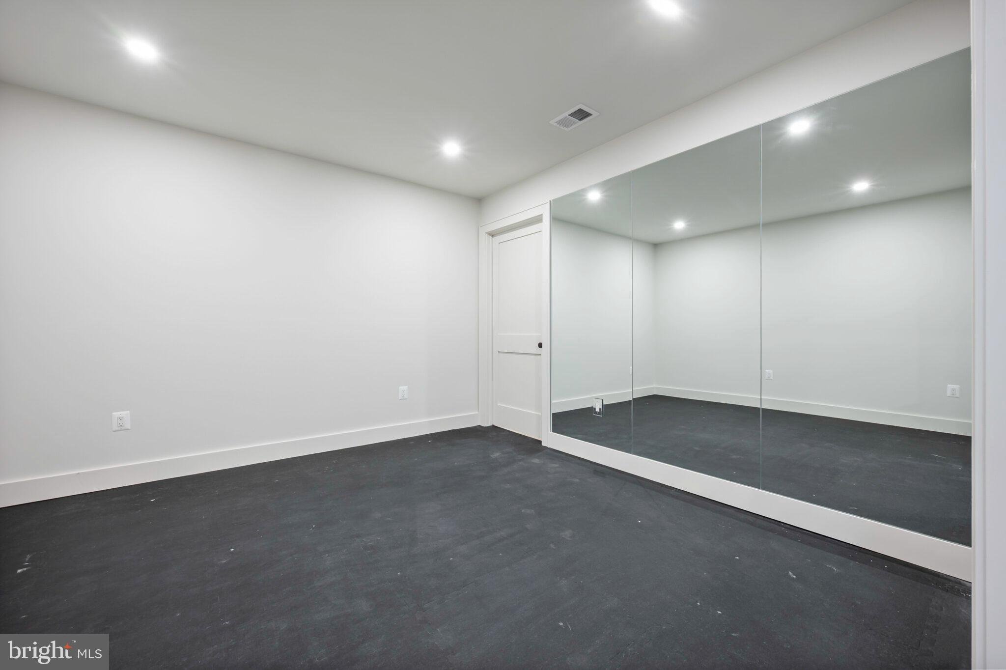 315 E Howell Ave